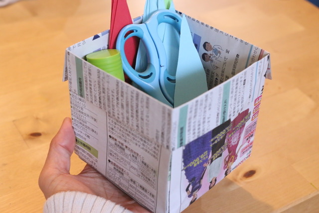 丈夫で簡単な新聞ゴミ箱 小物入れ の作り方 その２ Conote