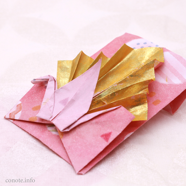 折り紙1枚で金屏風つき鶴のポチ袋 簡単な作り方を解説